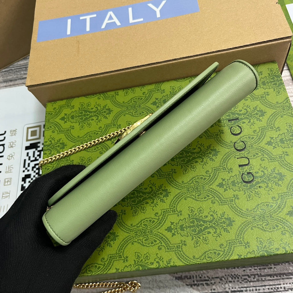 Gucci Blondie Shoulder Bag 21 in Green Calfskin Gold Hardware