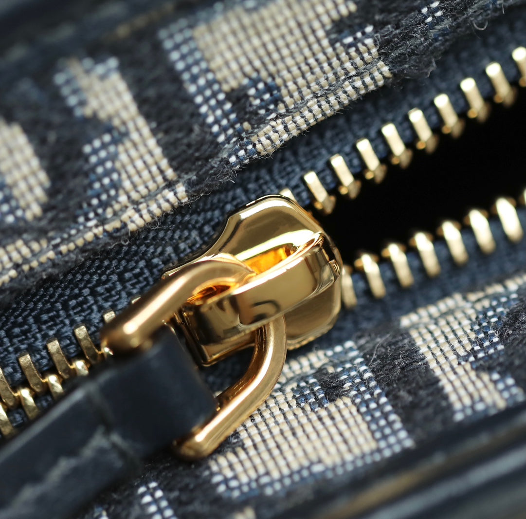 Dior Book Tote 26 in Black Oblique Jacquard