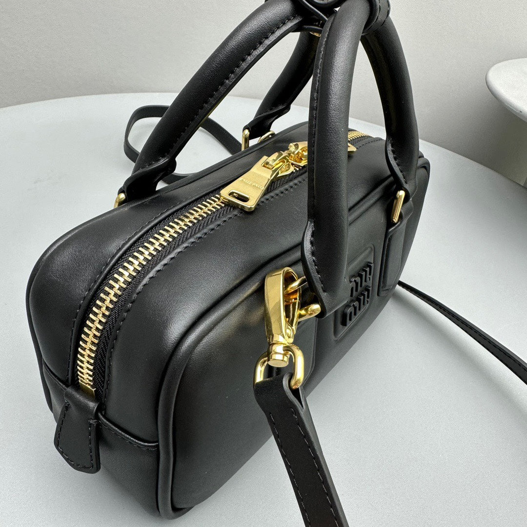 Arcadie Small 22 Bag in Black Calfskin