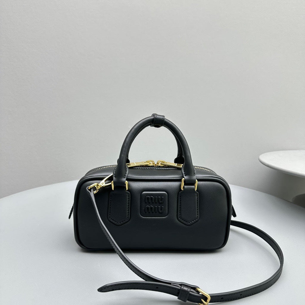 Arcadie Small 22 Bag in Black Calfskin