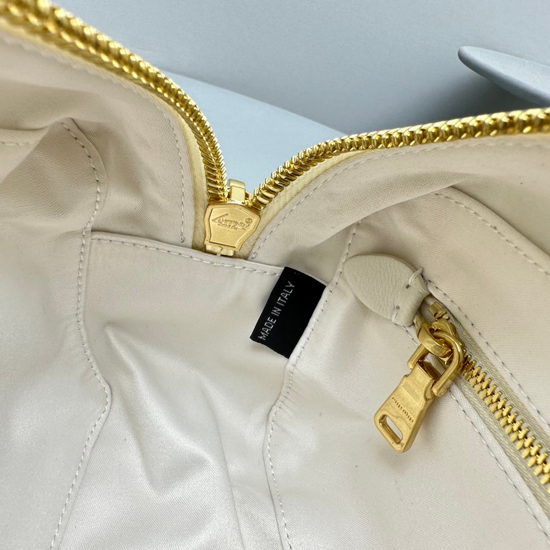 Arcadie 23 Bag in White Lambskin