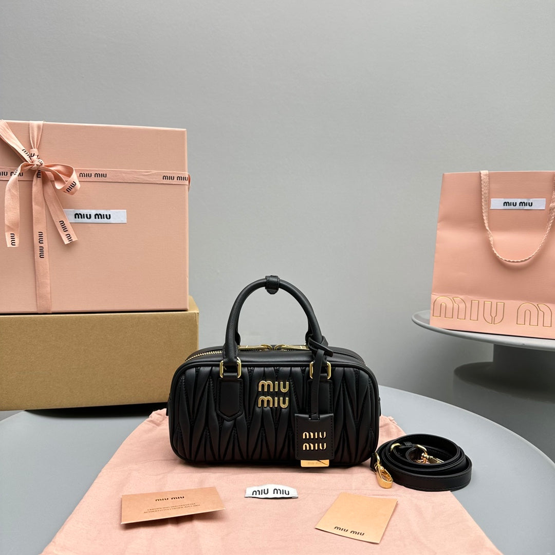 Arcadie 23 Bag in Black Lambskin