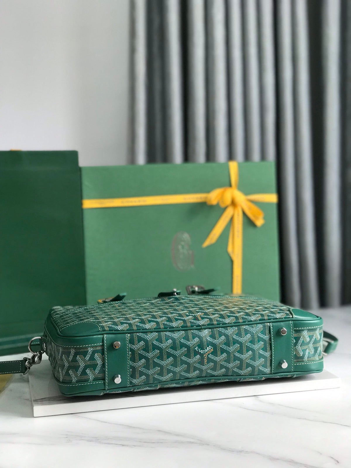 Goyard Ambassade Document Case 35 in Green Goyardine Canvas Bag