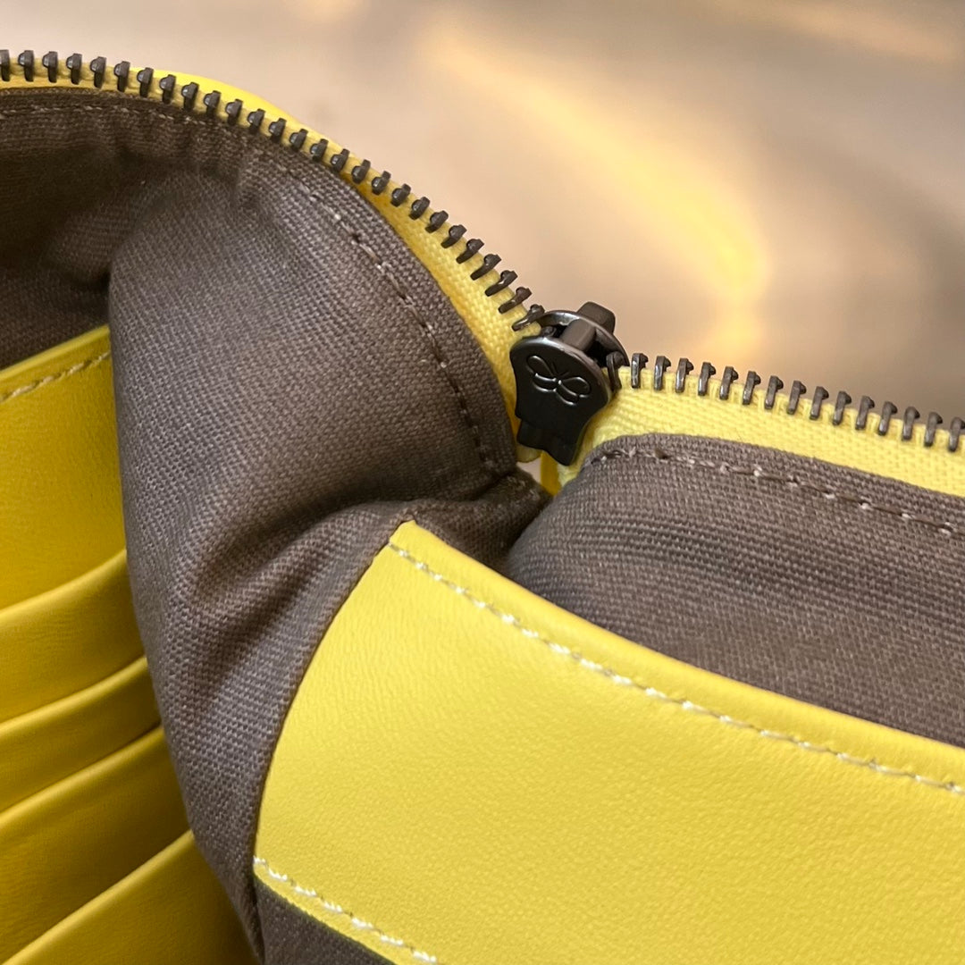 Bottega Veneta Intrecciato 30 in Light Yellow Lambskin Bag
