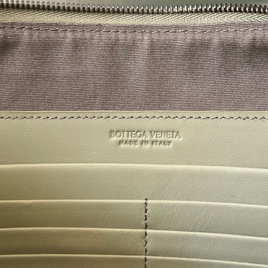 Bottega Veneta Intrecciato 30 in Light Grey Lambskin Bag