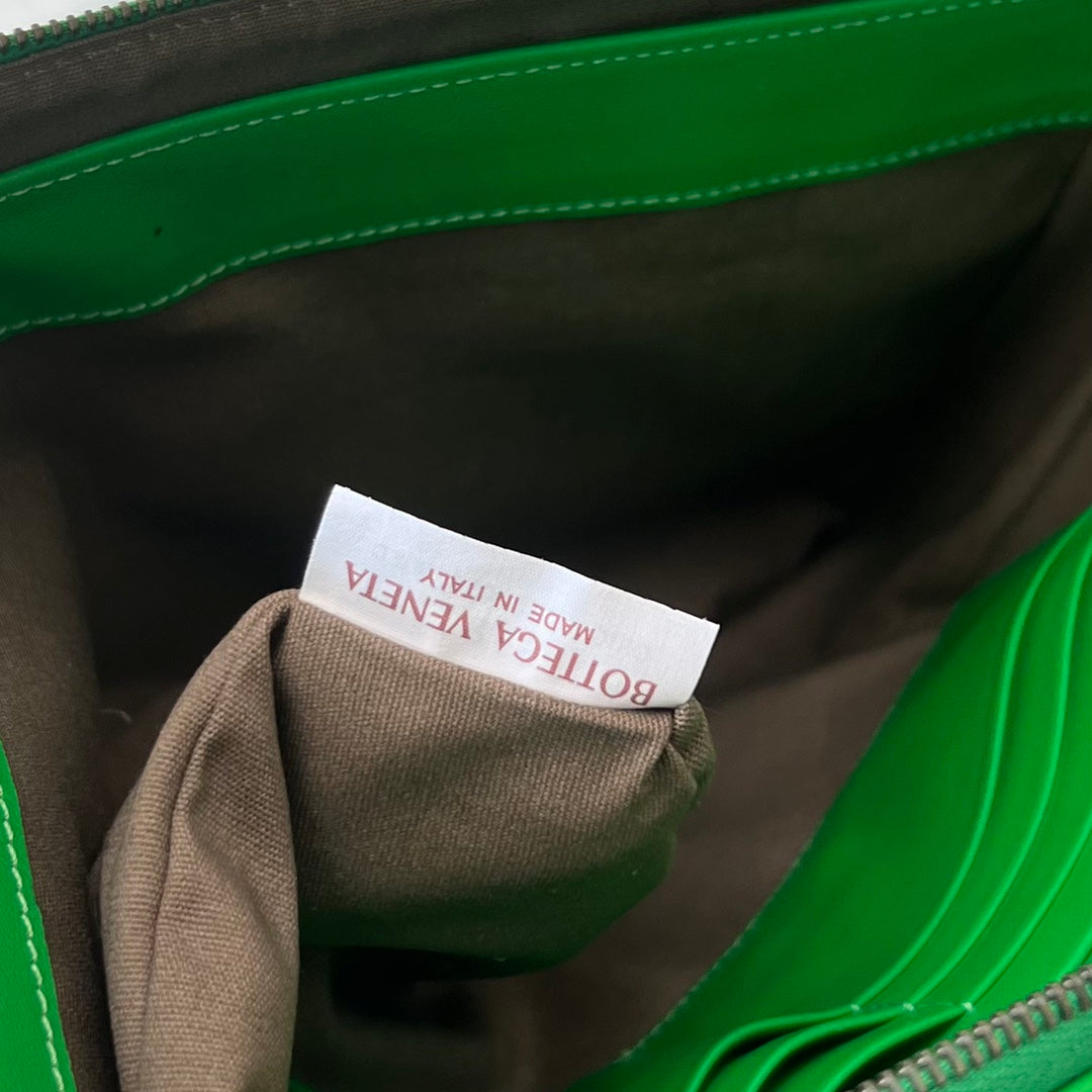 Bottega Veneta Intrecciato 30 in Emerald Green Lambskin Bag