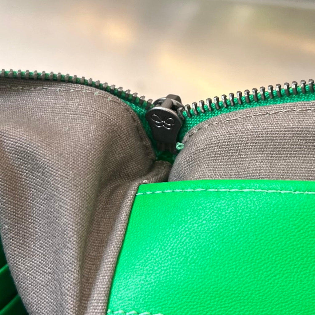 Bottega Veneta Intrecciato 30 in Emerald Green Lambskin Bag