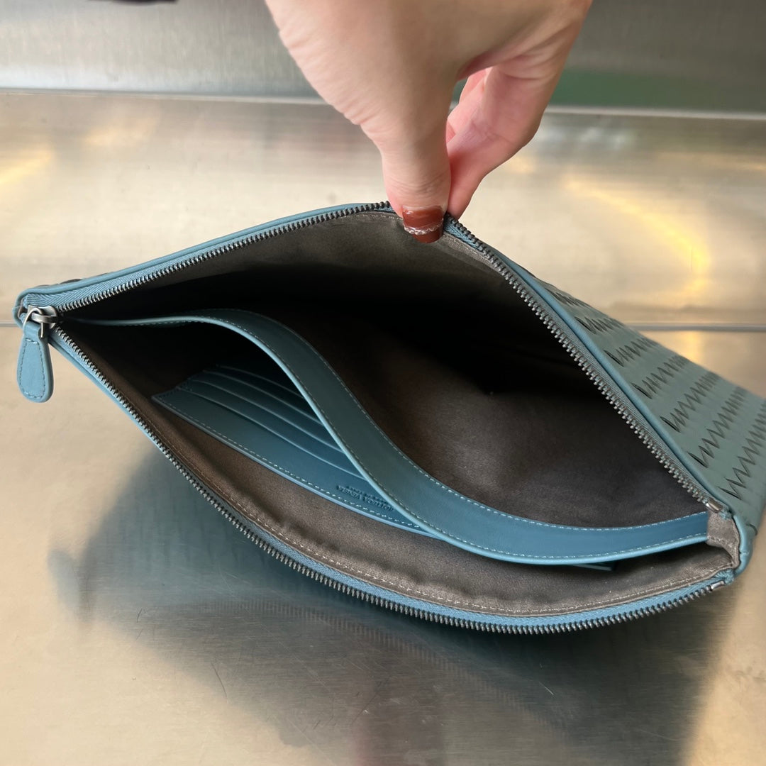 Bottega Veneta Intrecciato 30 in Sky Blue Lambskin Bag