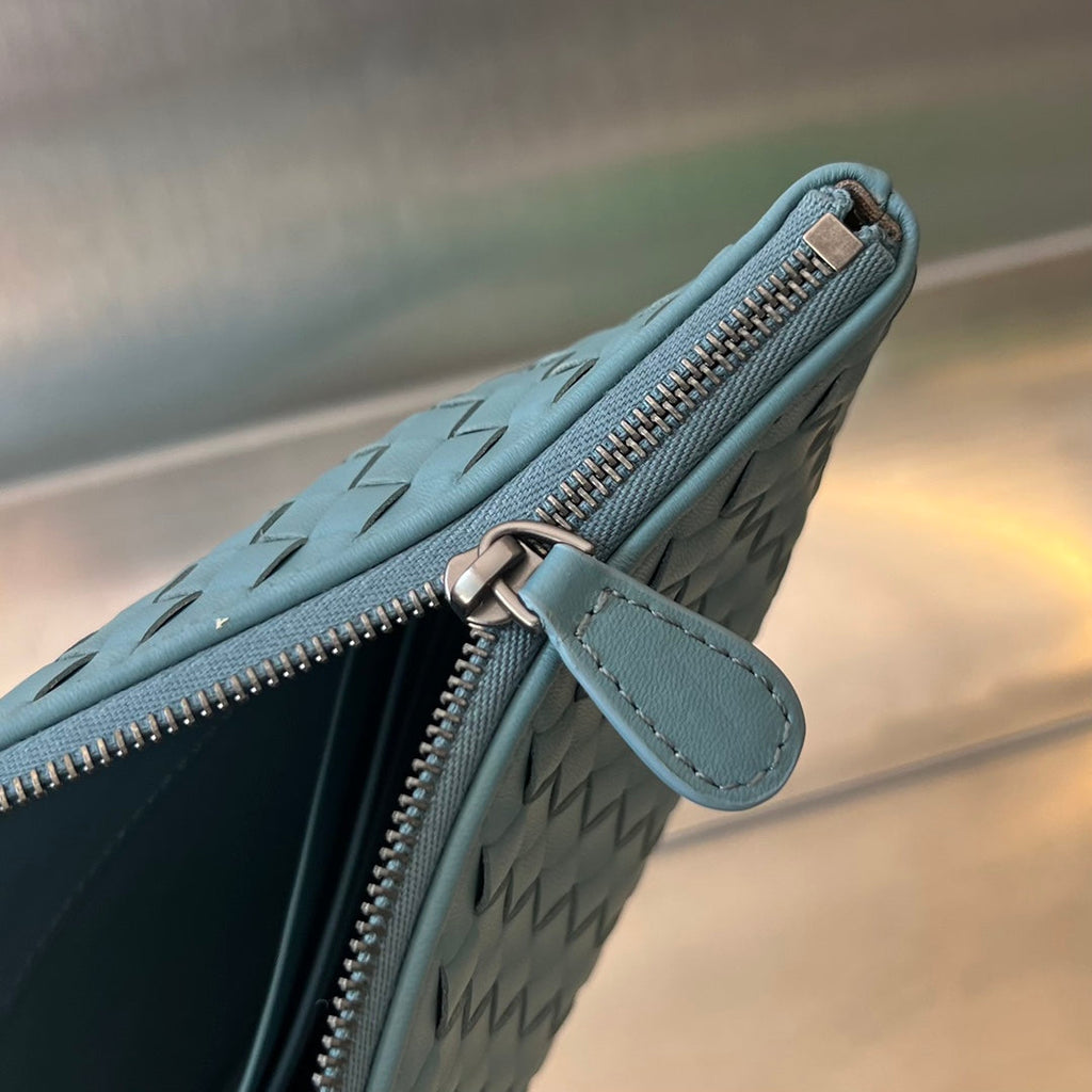 Bottega Veneta Intrecciato 30 in Sky Blue Lambskin Bag