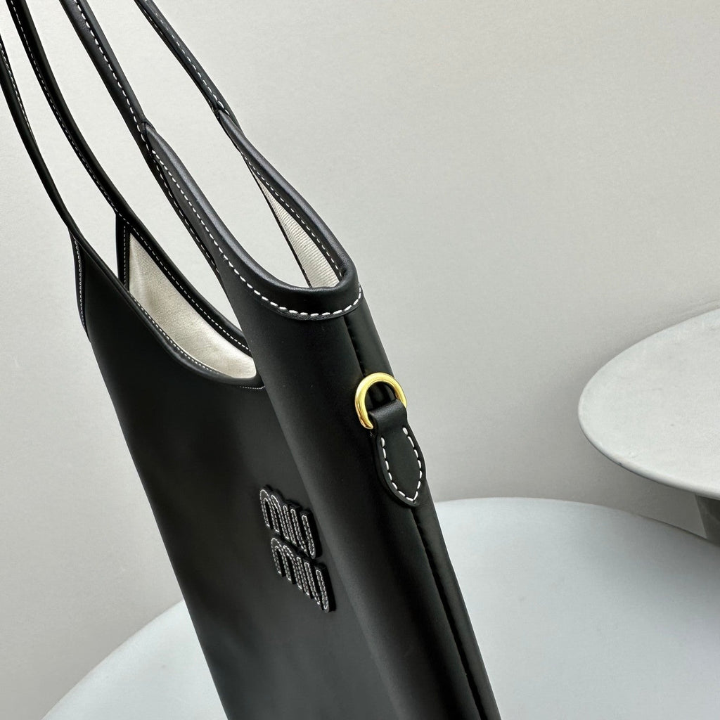 Hobo 40 Tote in Black Calfskin