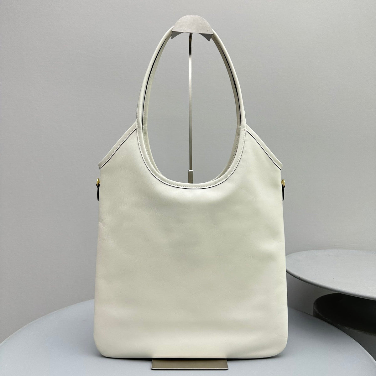 Hobo 40 Tote in White Calfskin