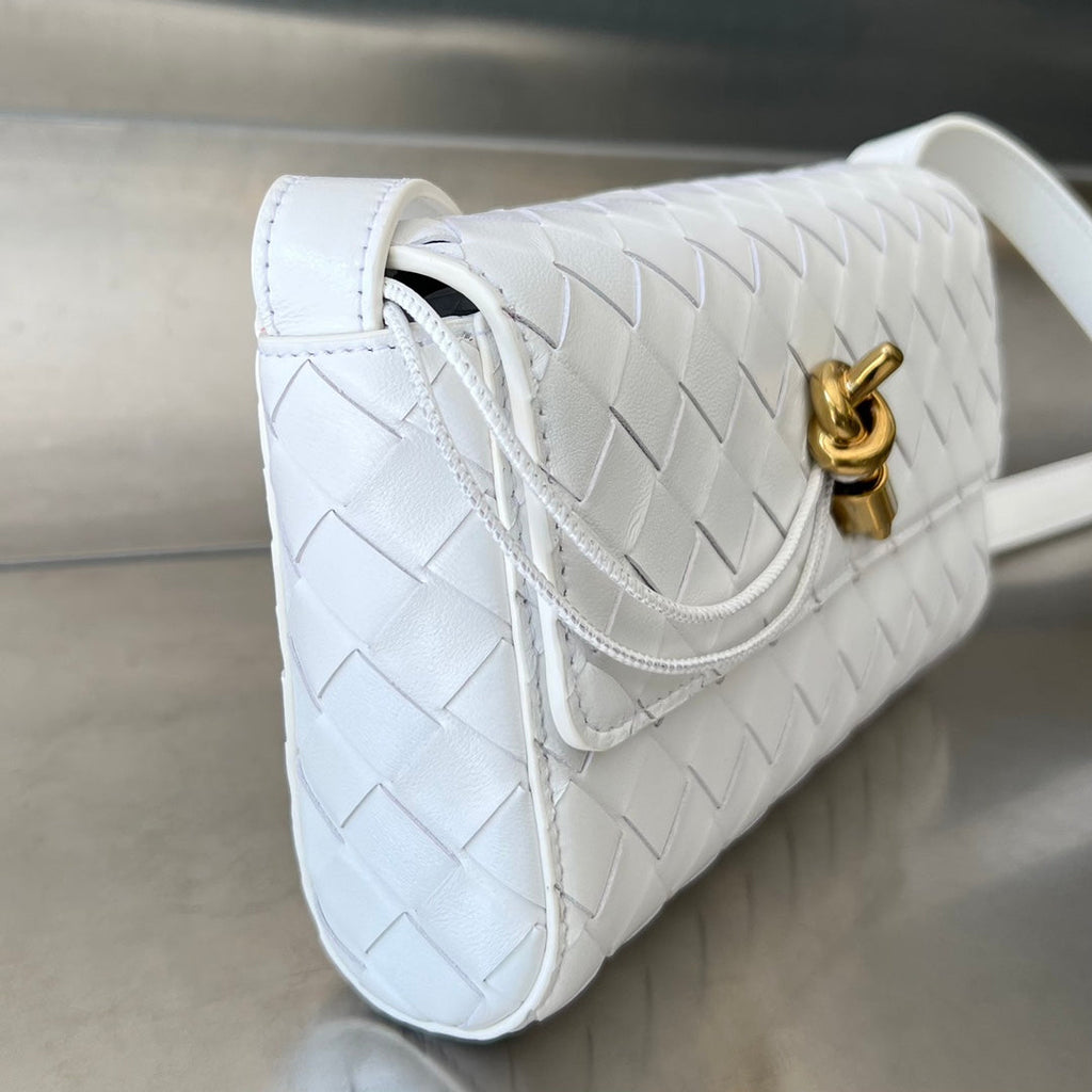 Bottega Veneta Andiamo 21 in White Lambskin Bag