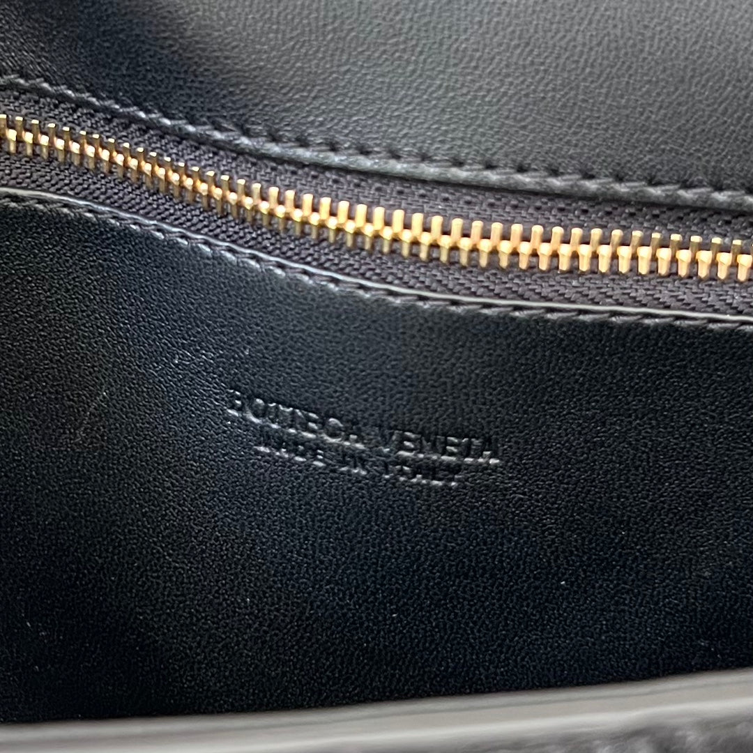 Bottega Veneta Andiamo 21 in Black Lambskin Bag