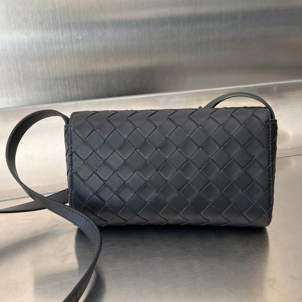 Bottega Veneta Andiamo 21 in Black Lambskin Bag