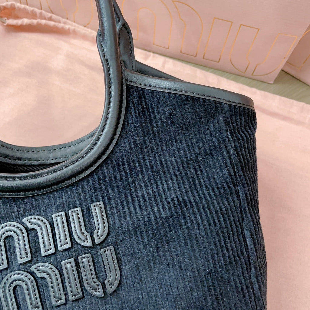 Ivy Handbag 22 in Black Canvas
