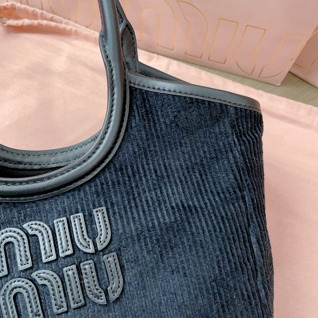 Ivy Handbag 22 in Black Canvas