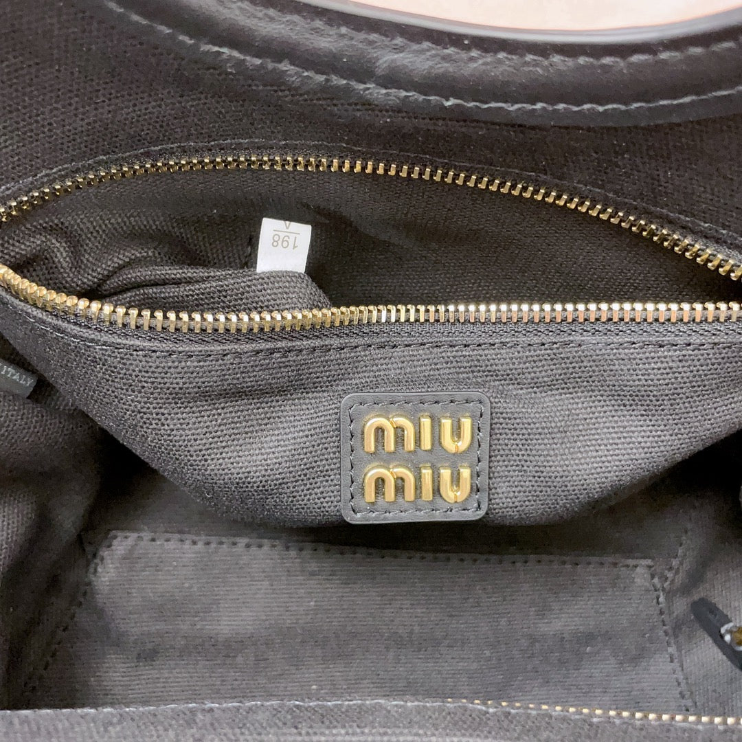 Ivy Handbag 22 in Black Canvas