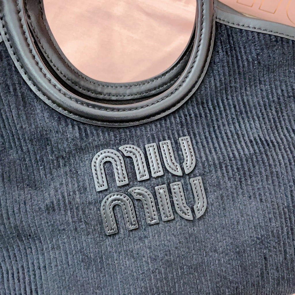 Ivy Handbag 22 in Black Canvas