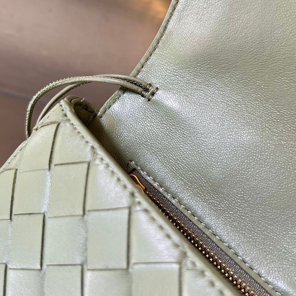 Bottega Veneta Long Clutch Andiamo with Handle 31cm Light Green Calfskin Ghw