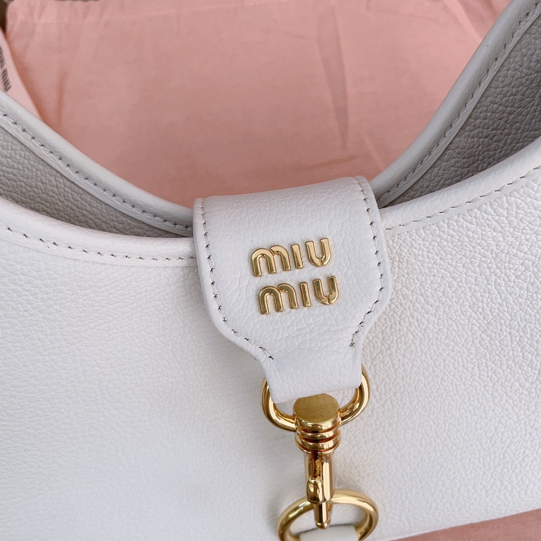 Hobo Shoulder Bag 29 in White Calfskin Gold Hardware