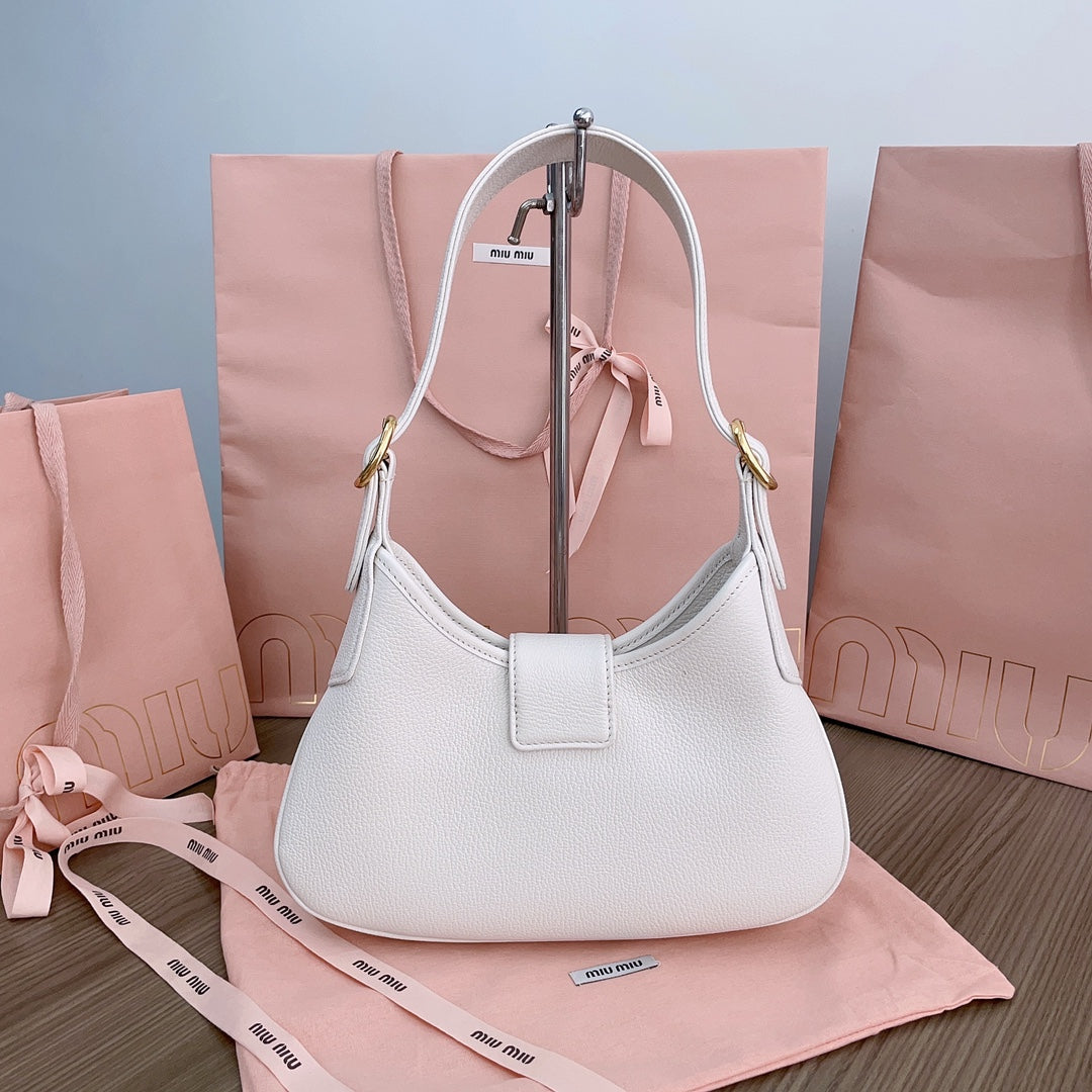 Hobo Shoulder Bag 29 in White Calfskin Gold Hardware