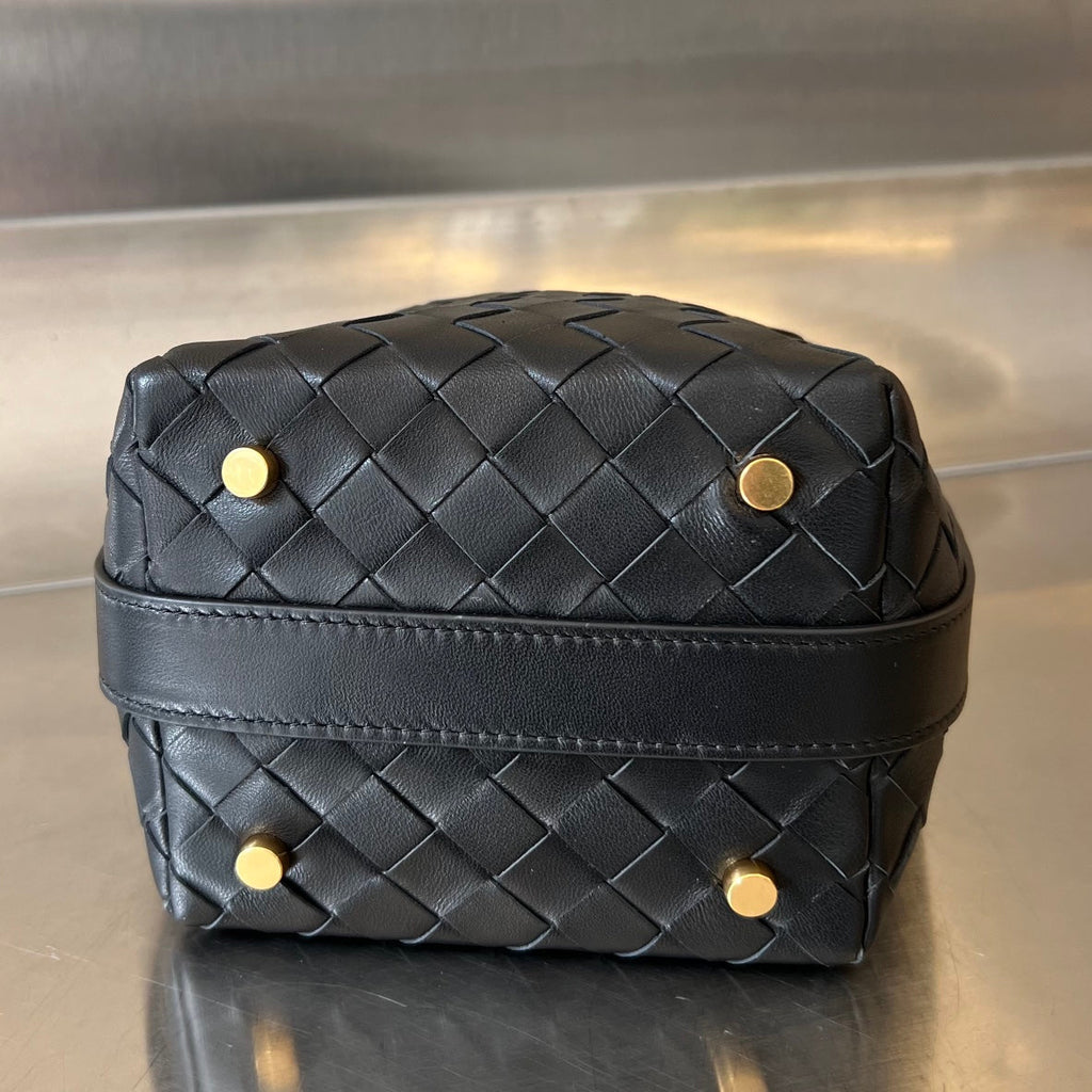 Bottega Veneta Candy Wallace 17 in Black Calfskin Bag