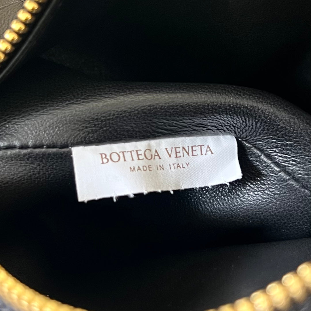 Bottega Veneta Candy Wallace 17 in Black Calfskin Bag