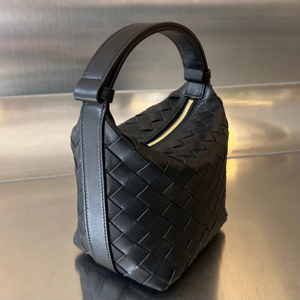 Bottega Veneta Candy Wallace 17 in Black Calfskin Bag