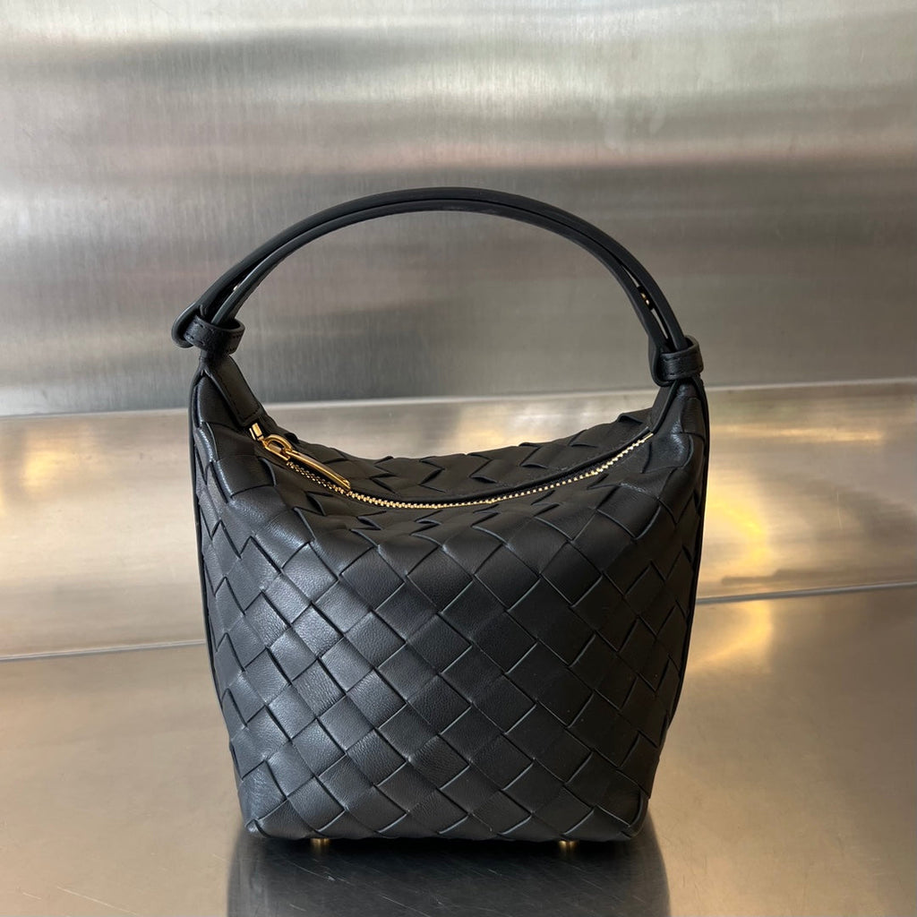 Bottega Veneta Candy Wallace 17 in Black Calfskin Bag