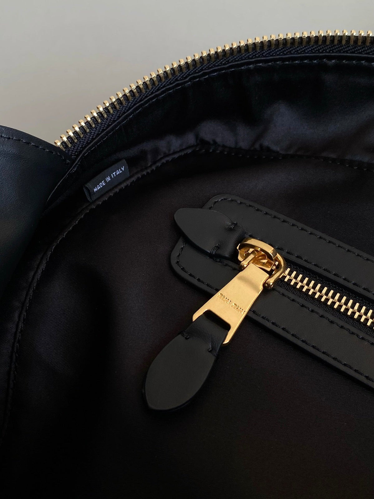 Beau Bag 34 in Black Leather
