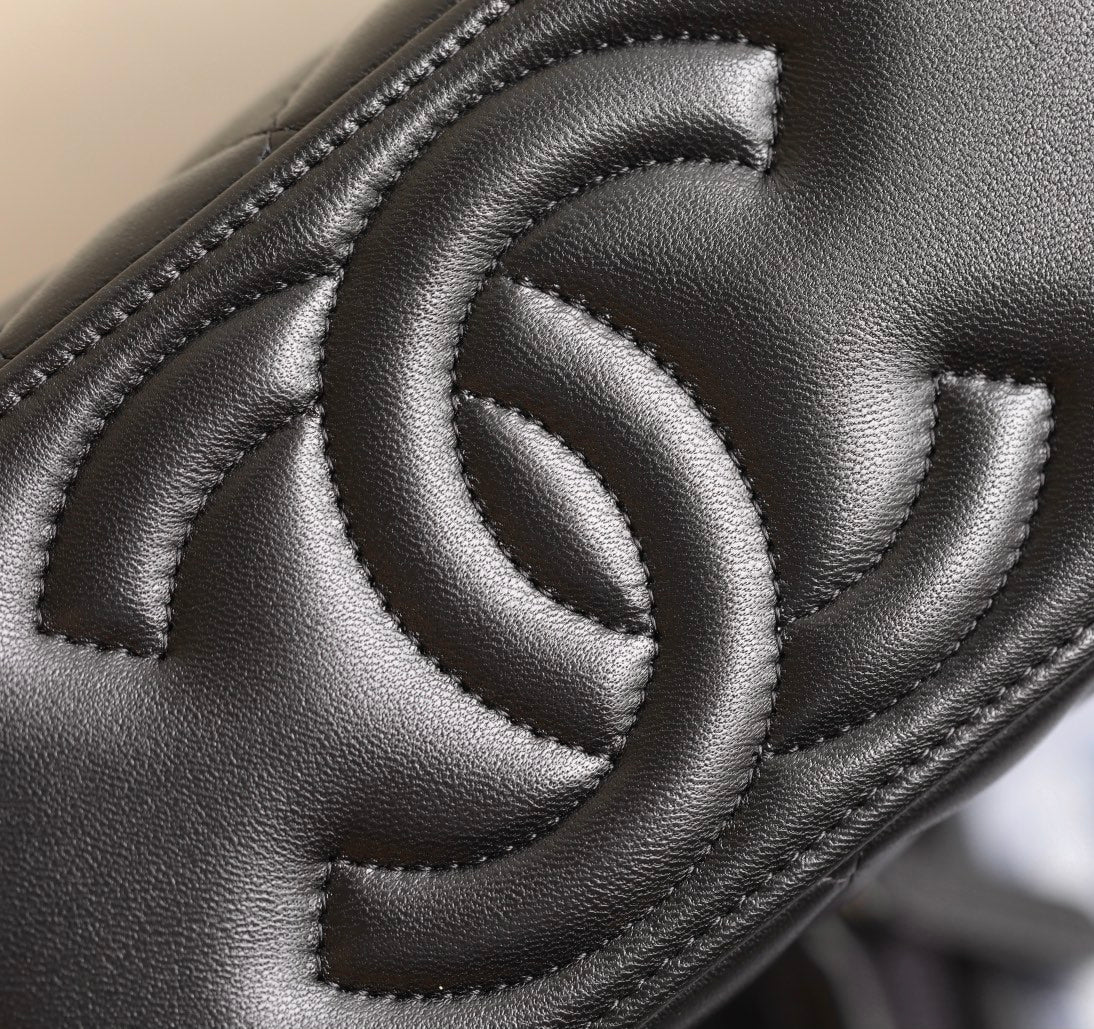 Chanel 25S Vanity Bag 17 cm in Black Lambskin with Pearl Strap