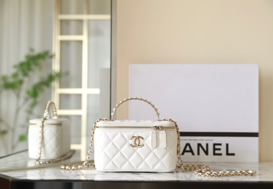 Chanel 25S Vanity Bag 17 cm in White Lambskin with Pearl Strap