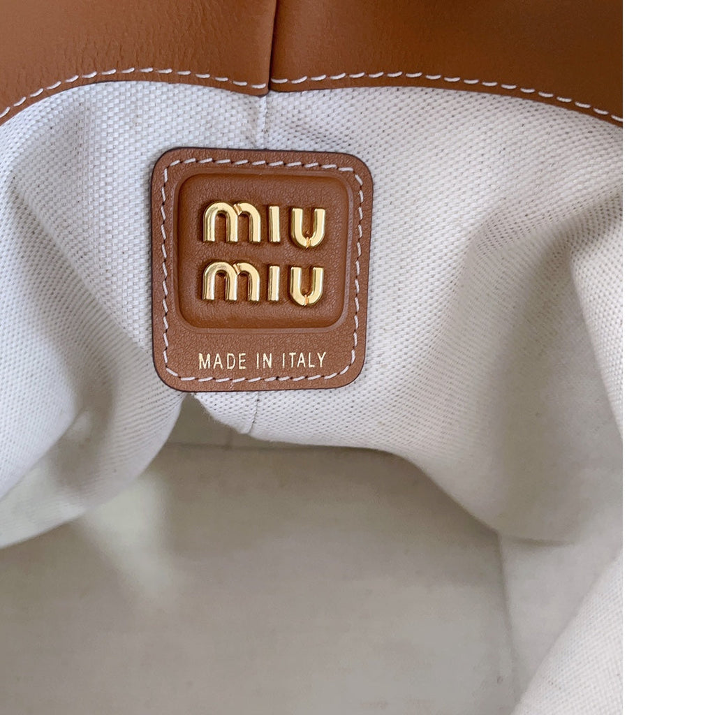 Bucket Bag 29 in Bronze Brown Calfskin
