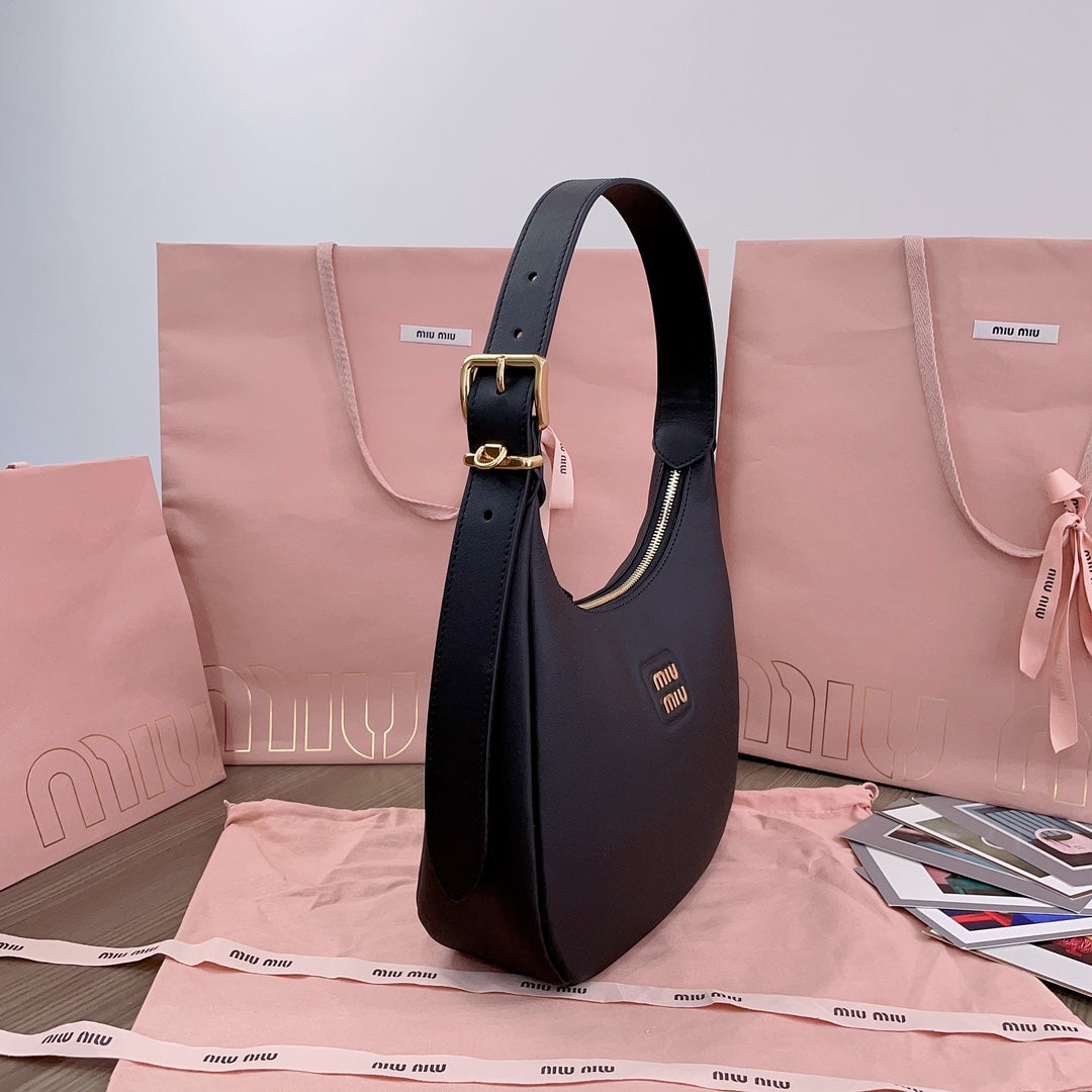 Hobo Bag 27 in Black Calfskin