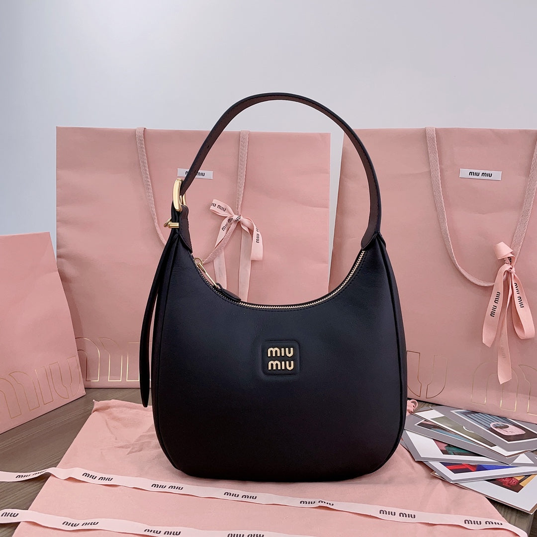 Hobo Bag 27 in Black Calfskin