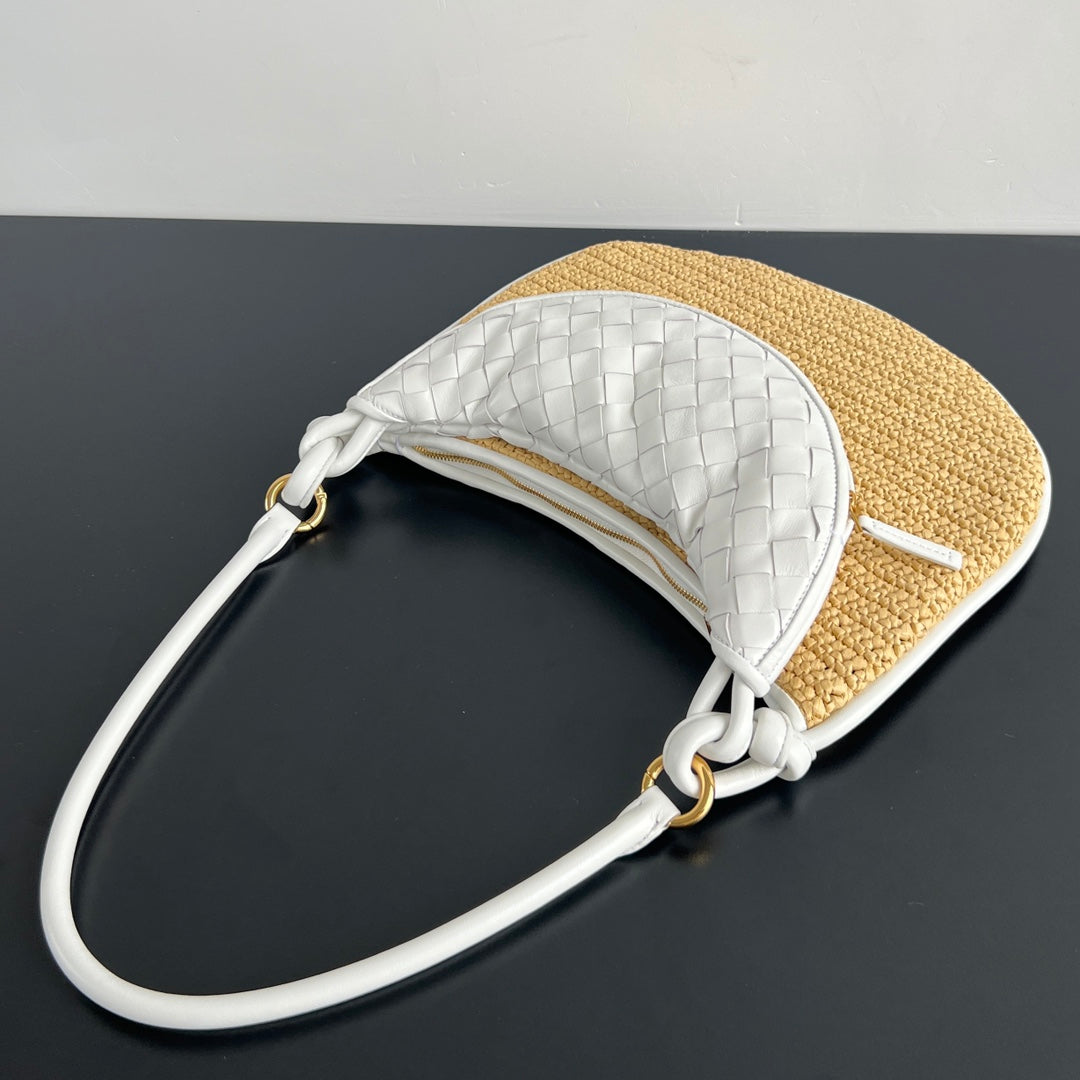 Bottega Veneta Gemelli Shoulder Bag 36 in Beige Raffia and White Lambskin