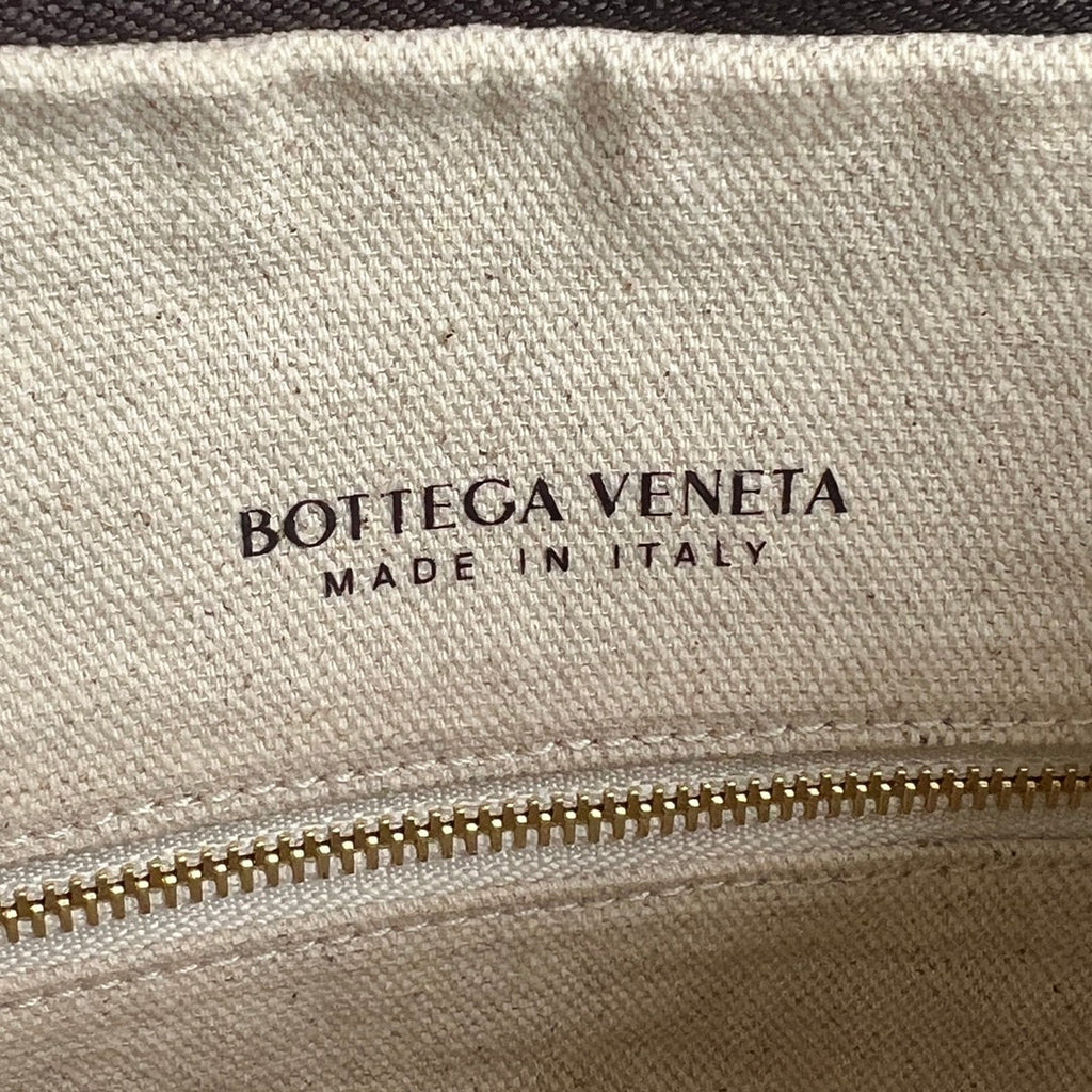 Bottega Veneta Gemelli Shoulder Bag 36 in Beige Raffia and Fondant Lambskin
