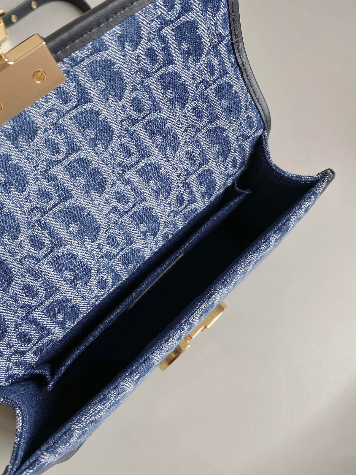Dior 21 Mongtaigne East-Wet with Chain Blue Denim Oblique Jacquard Bag