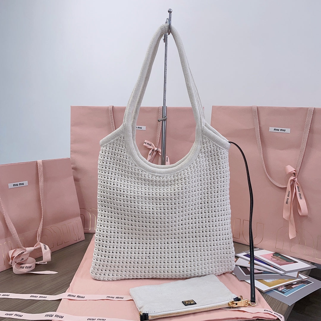 Hollow Knitted Tote Bag 40 in White Mix Black Woven Fabric