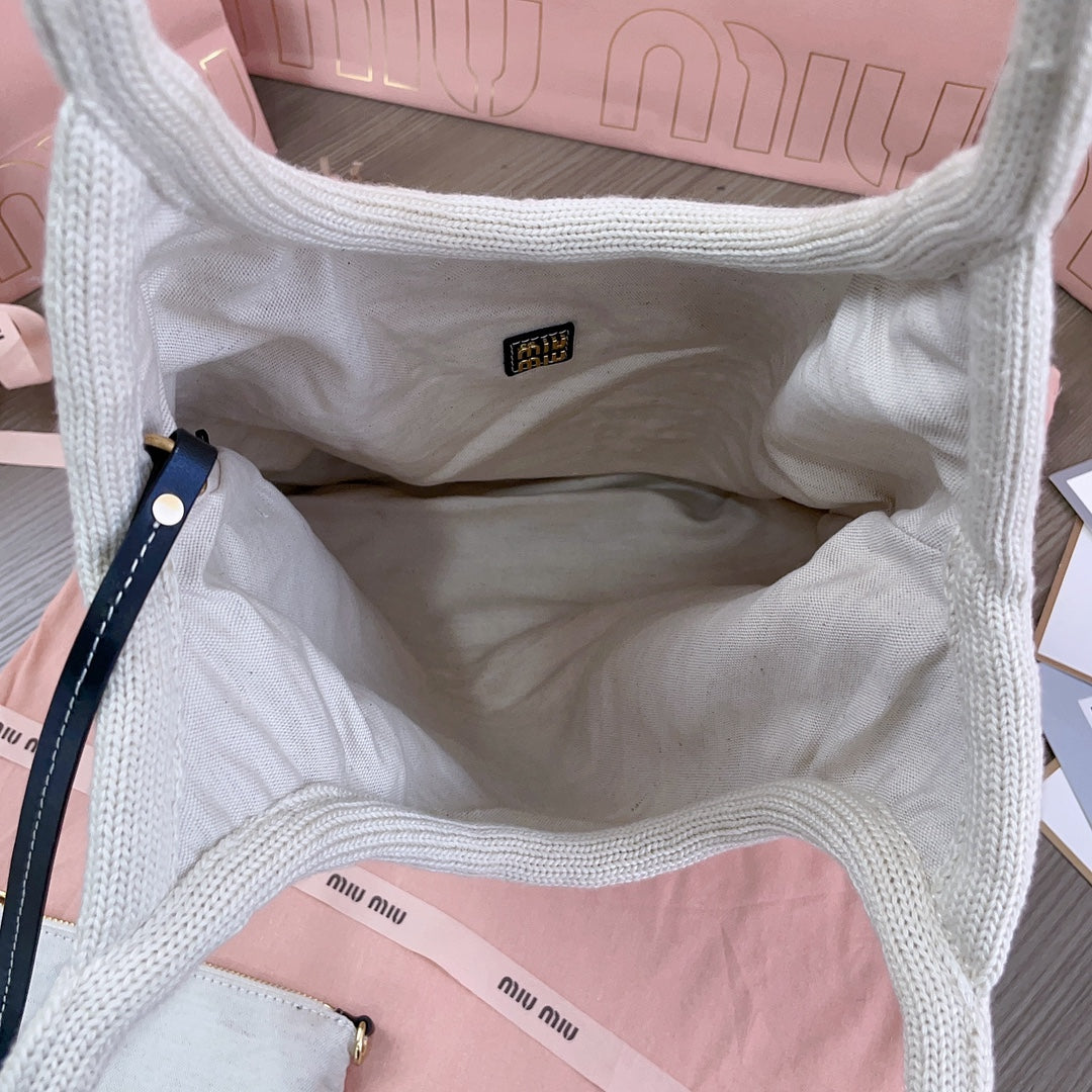 Hollow Knitted Tote Bag 40 in White Mix Black Woven Fabric