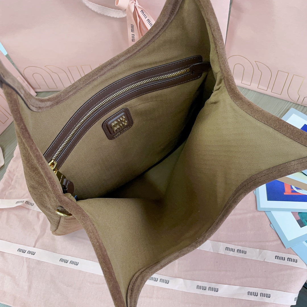 Ivy Tote Bag 40 in Brown Suede