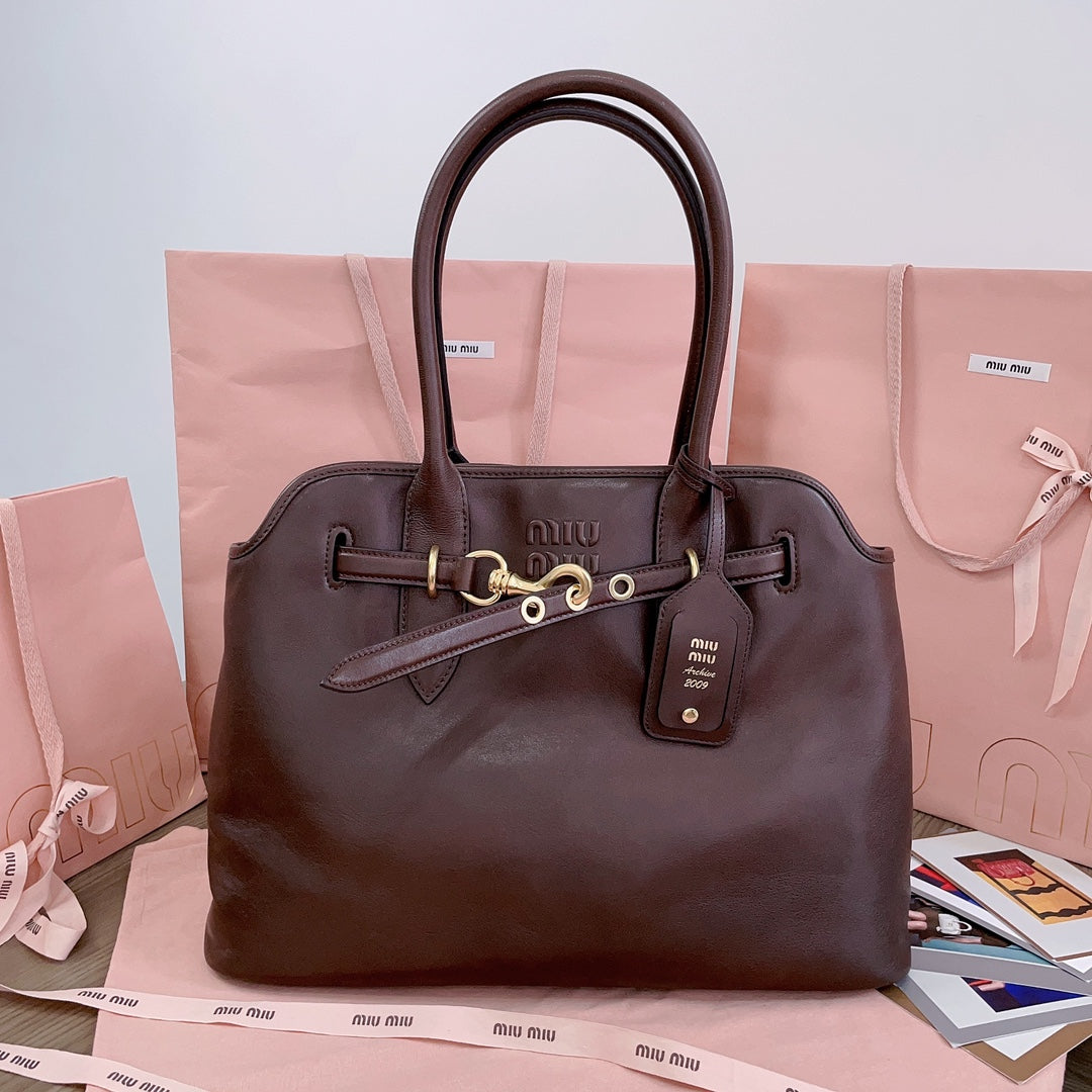 Aventure Nappa Bag 40 in Chestnut Lambskin Gold Hardware