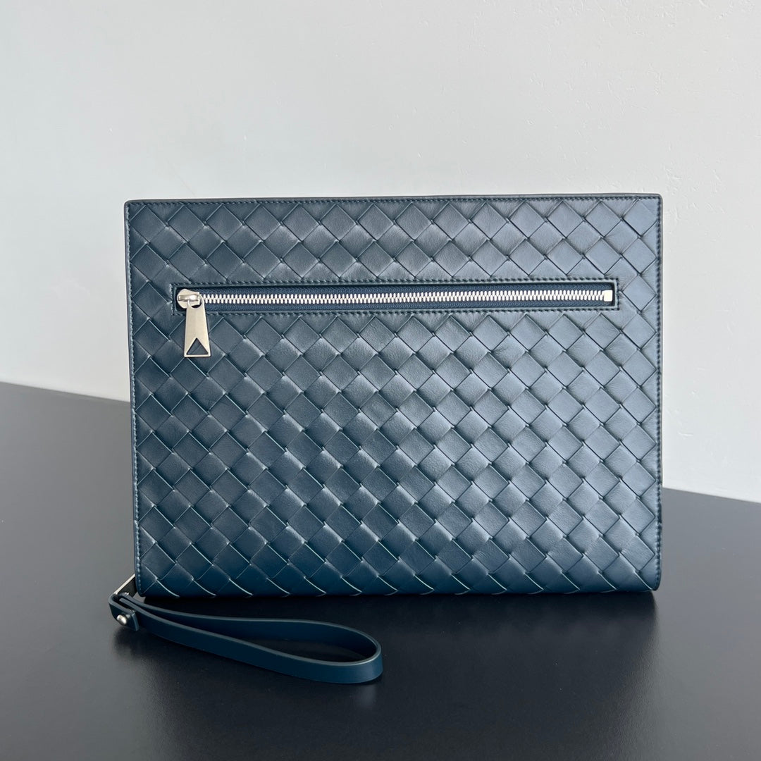 Bottega Veneta Intrecciato Clutch 32 in Pickled Bluewood Soft Calfskin
