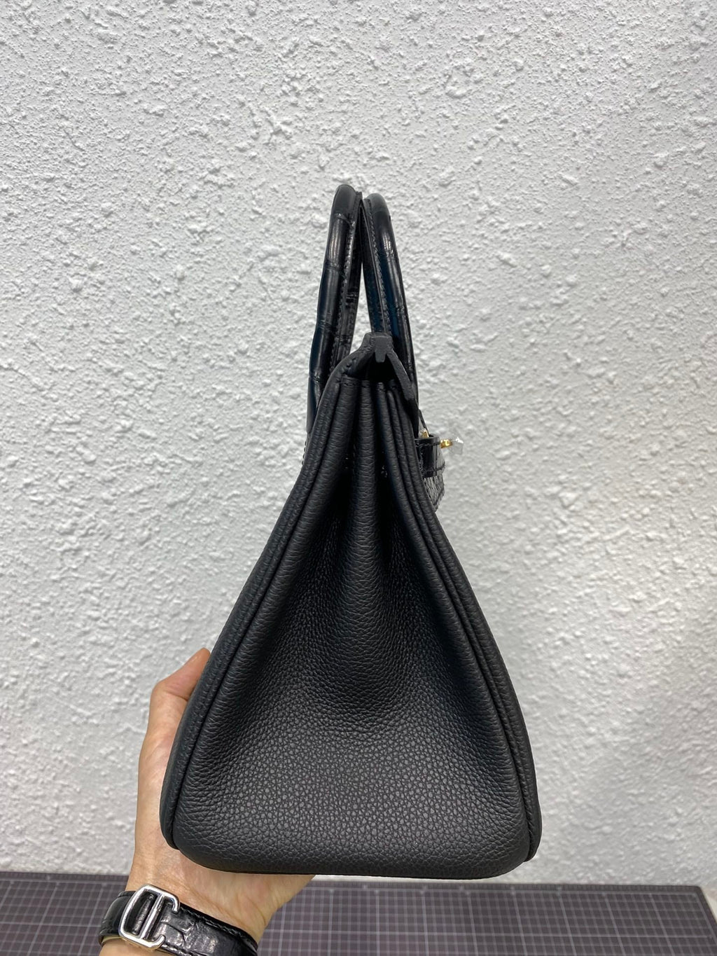 Hermes Birkin 25cm Black Crocodile and Togo Leather Gold Hardware Bag