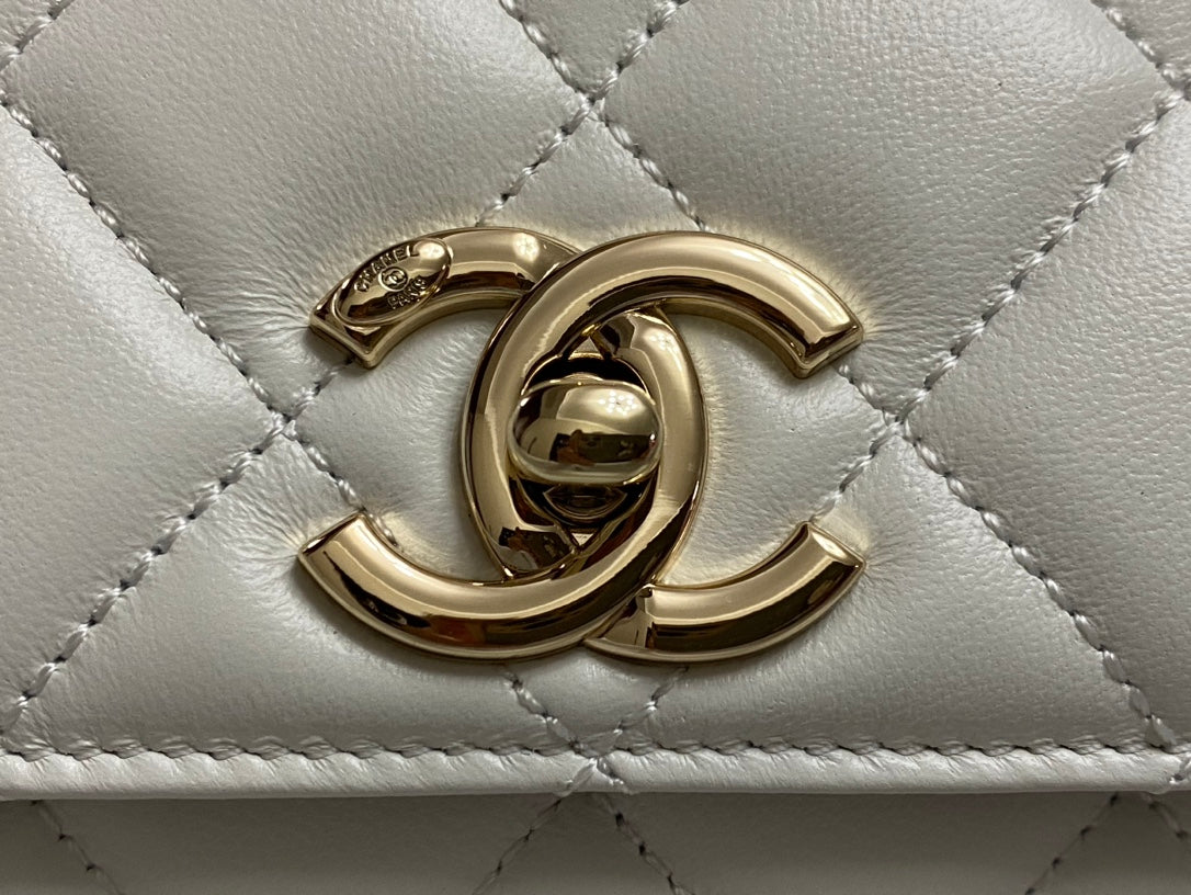 Chanel Trendy 20cm White Lambskin Gold Hardware Bag