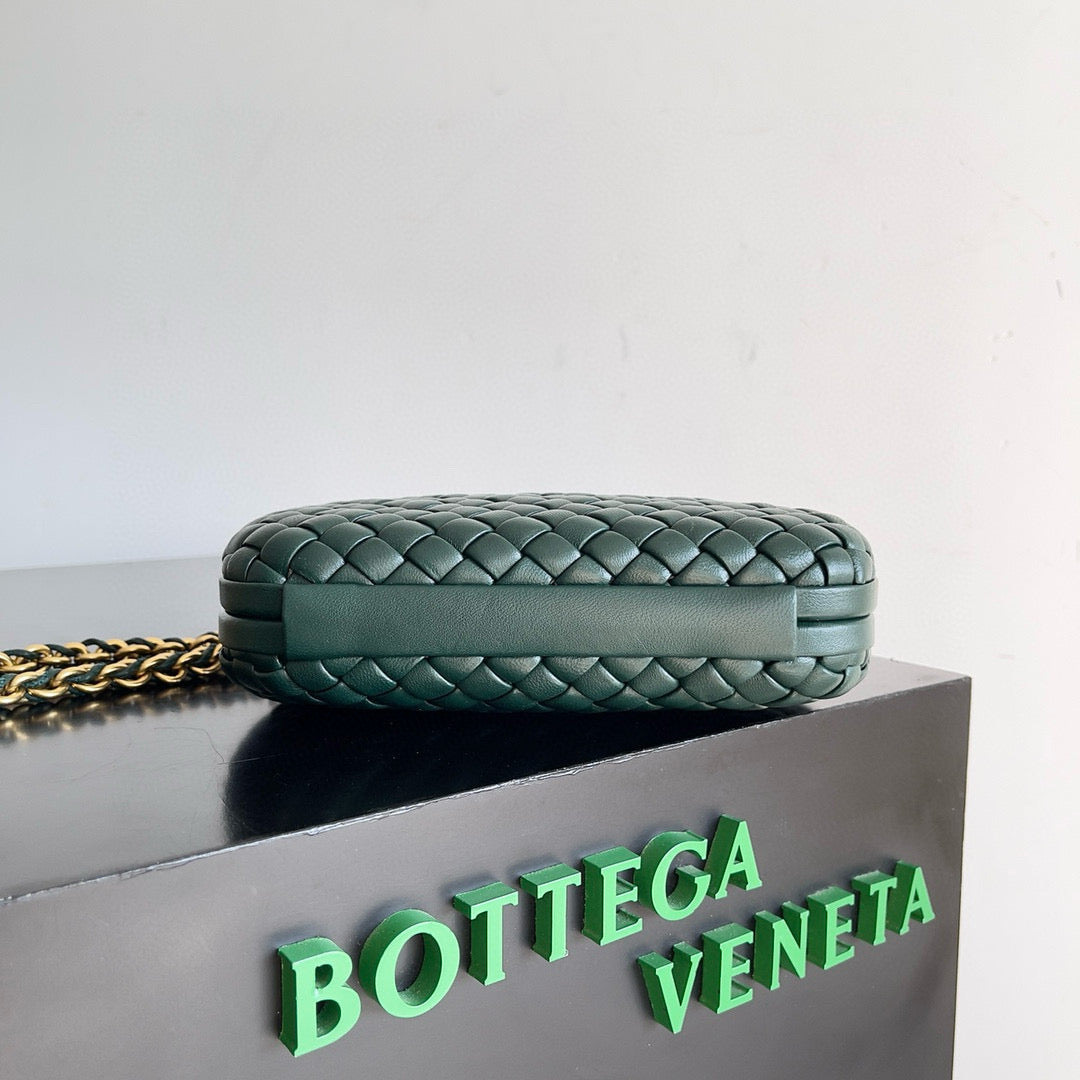 Bottega Veneta Bv Vetena Knot 19 Green Bag