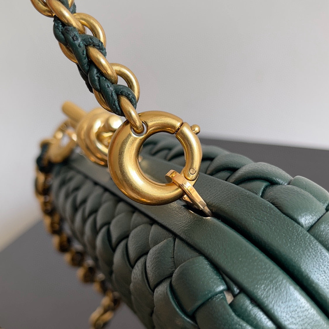 Bottega Veneta Bv Vetena Knot 19 Green Bag