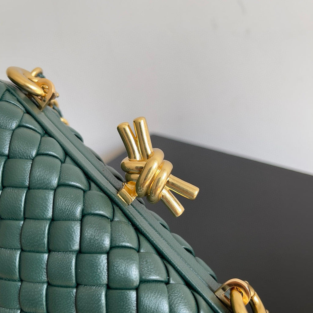 Bottega Veneta Bv Vetena Knot 19 Green Bag