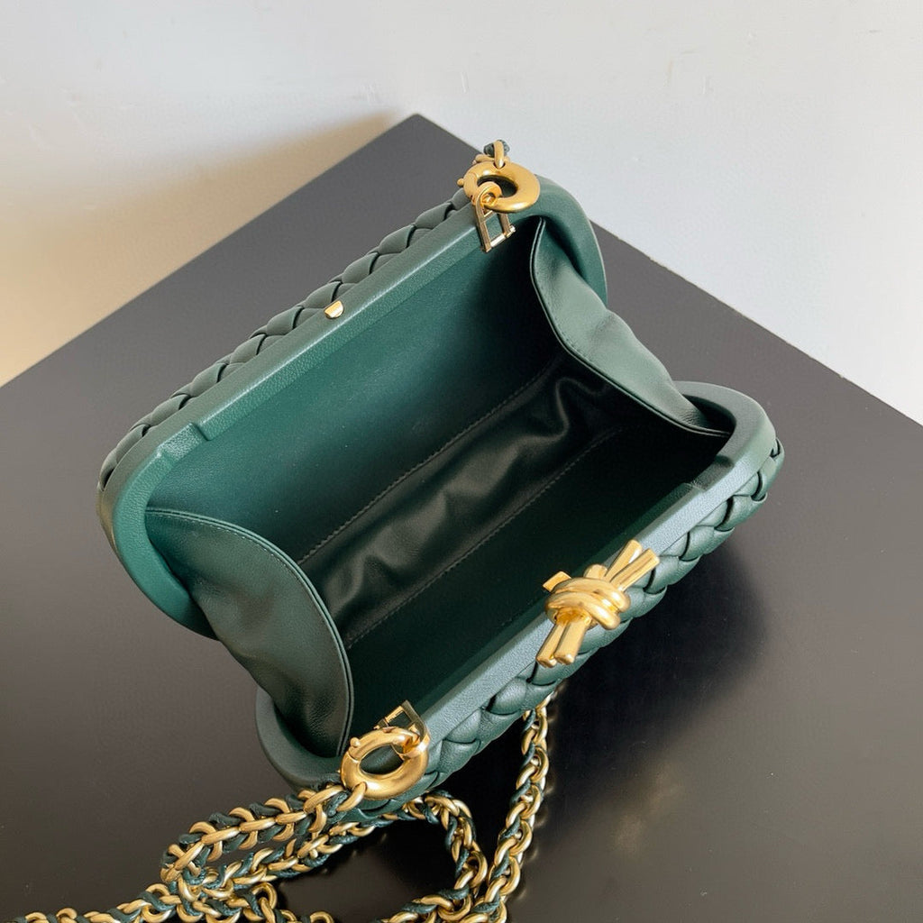 Bottega Veneta Bv Vetena Knot 19 Green Bag