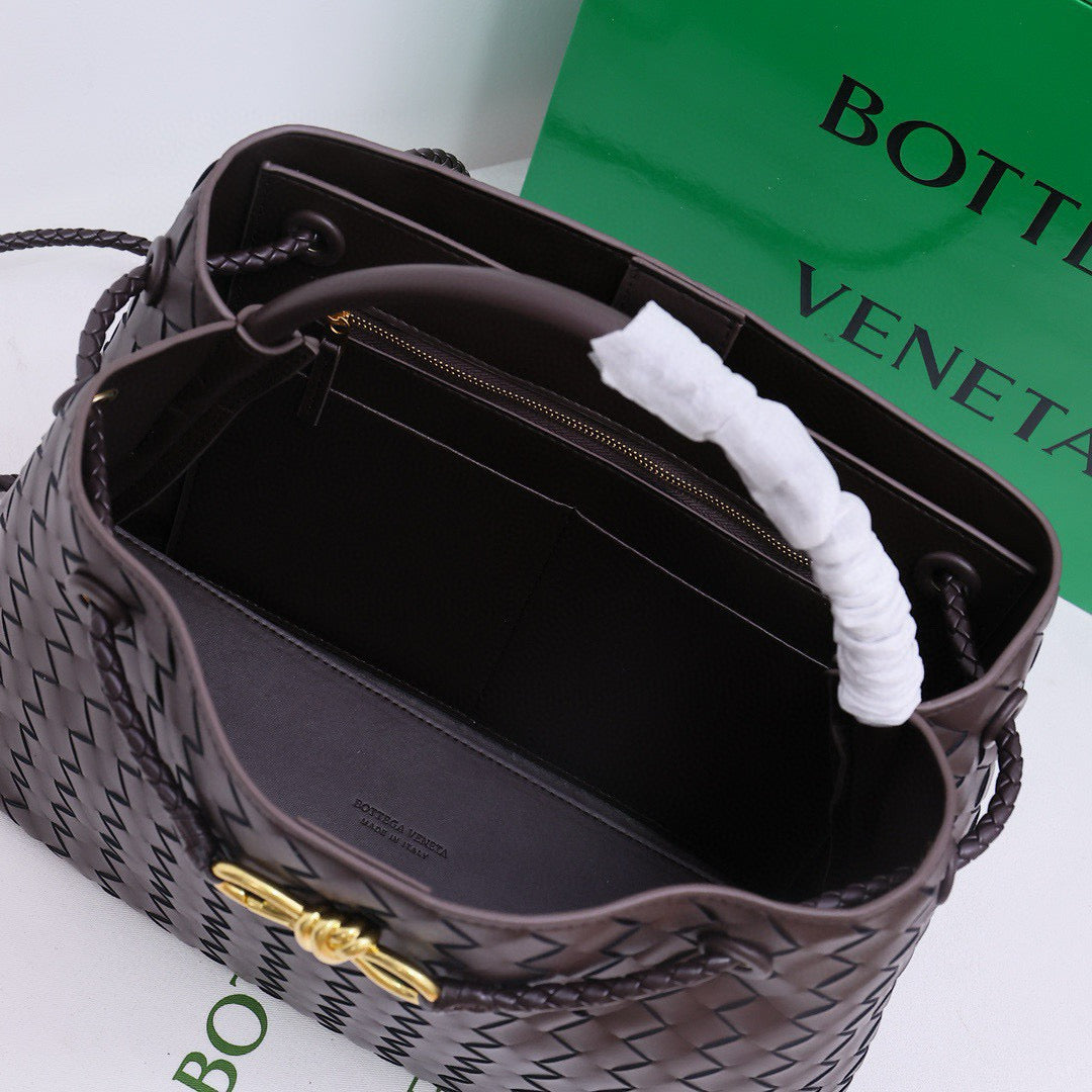 Bottega Veneta Medium Andiamo 32 Brown Lambskin Gold Hardware Bag